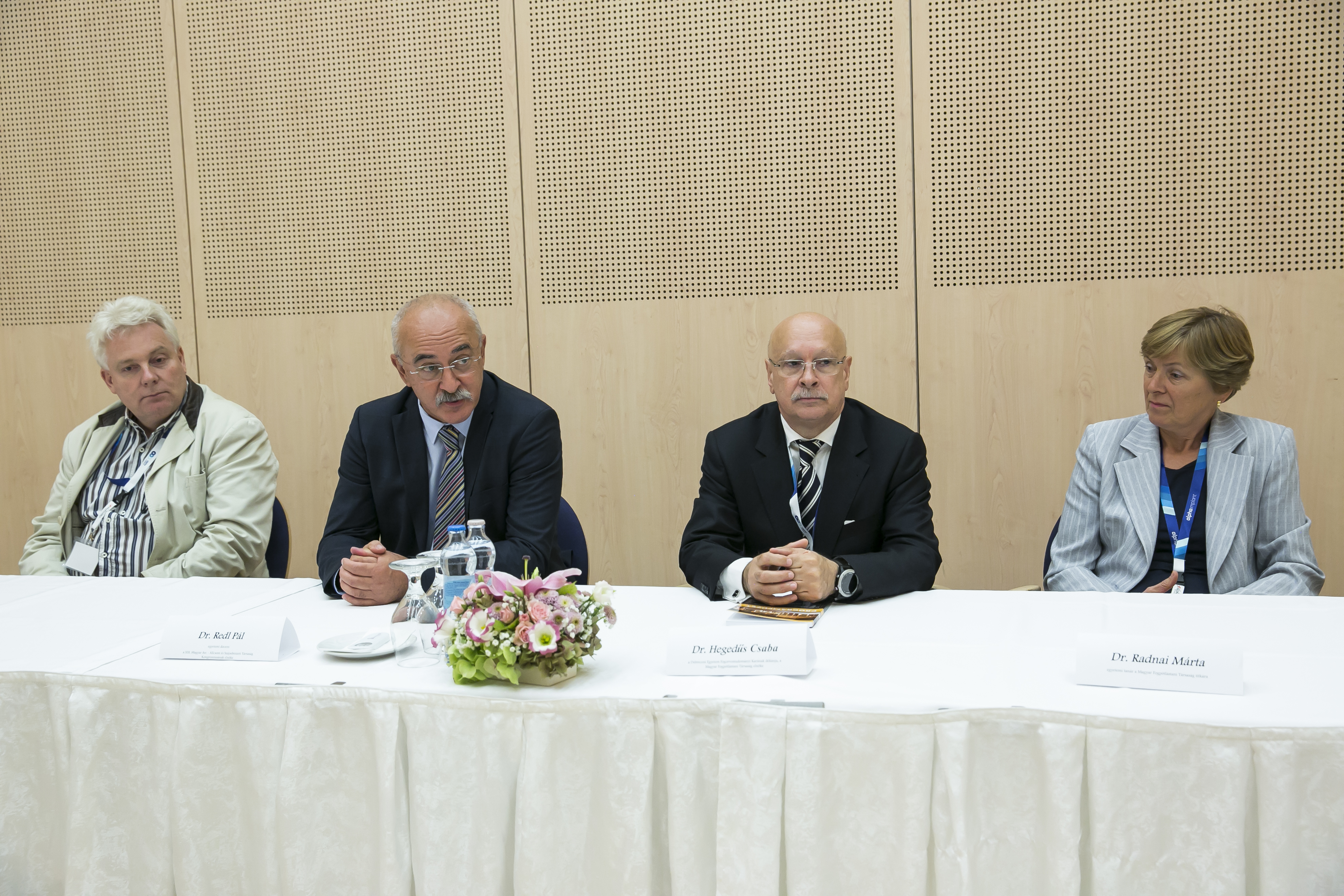 Dr. Németh Zsolt, Dr. Redl Pál, Dr. Hegedûs Csaba és Dr. Radnai Márta 
a rendezvény sajtótájékoztatóján
